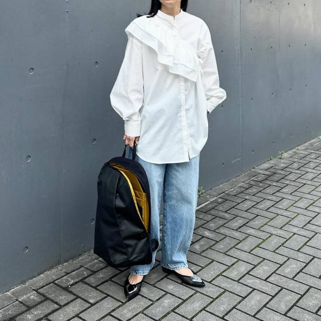 【40代50代の通勤バッグ3】きれいめコーデに合うシンプルなブラックリュック