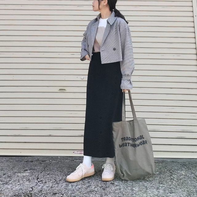 季節感たっぷりに「チュールブルゾン・ショートジャケット×フォトT」