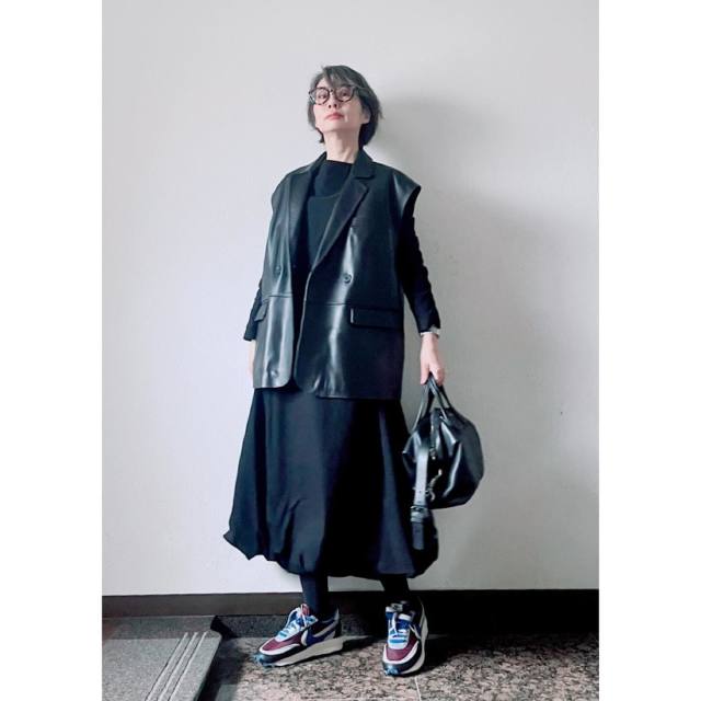 ワンピース×黒ジレで今ドキに