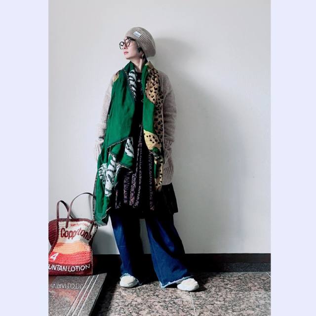 【スカーフアレンジ2】ショールっぽく「肩に掛ける」「首に掛ける」