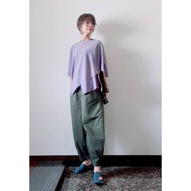Tシャツ×バルーンパンツでシンプルカジュアルに