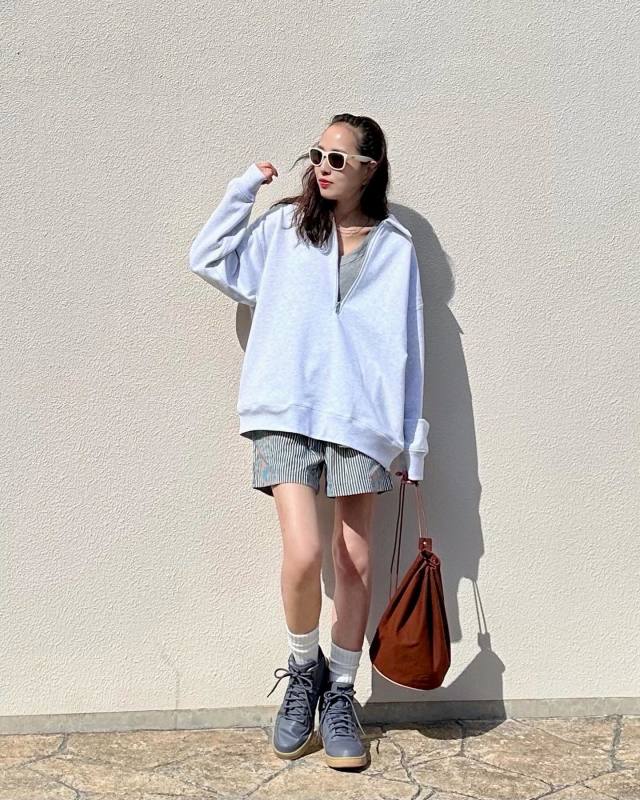 ユニクロ・グレーのショートパンツ｜大人っぽくて軽快な日常コーデに