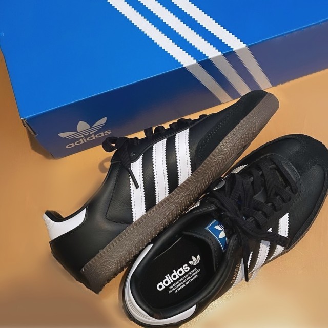 1｜adidas（アディダス）の3本ラインスニーカー