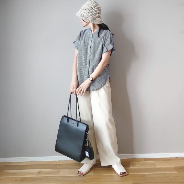 【2】袖タックのトップス