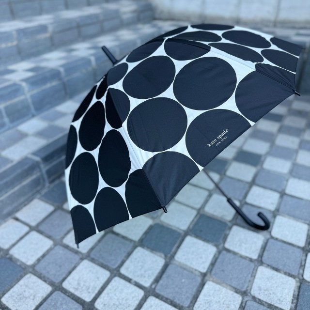 雨の日はスカートとパンツ、どっちがいい？