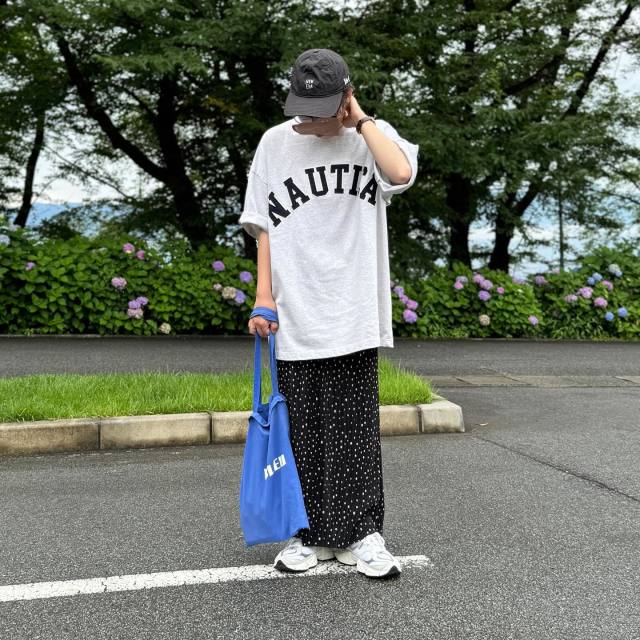 オーバーサイズTシャツには｜主役級デザインバッグがおすすめ