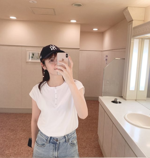 2｜フレンチスリーブのヘンリーネックTシャツ