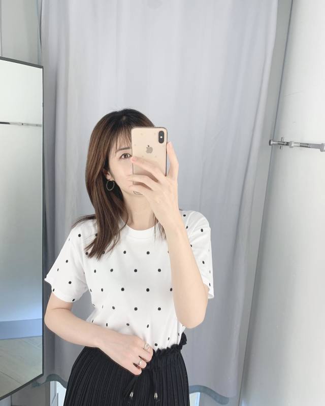 【40代50代の着こなし方7】ドット柄は小さめドット×モノトーンで攻略