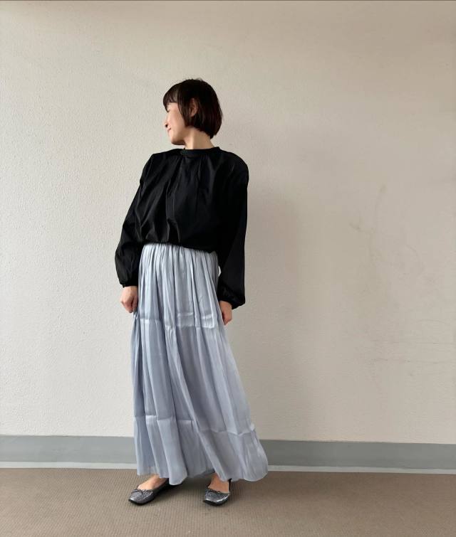 フェミニン派におすすめ「ブラウス×スカートの甘めコーデ」