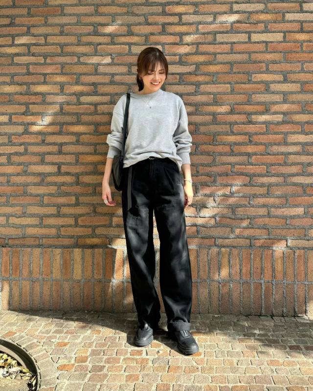 【ショルダーバッグの掛け方3】大きなショルダーバッグは「長めの肩掛け」