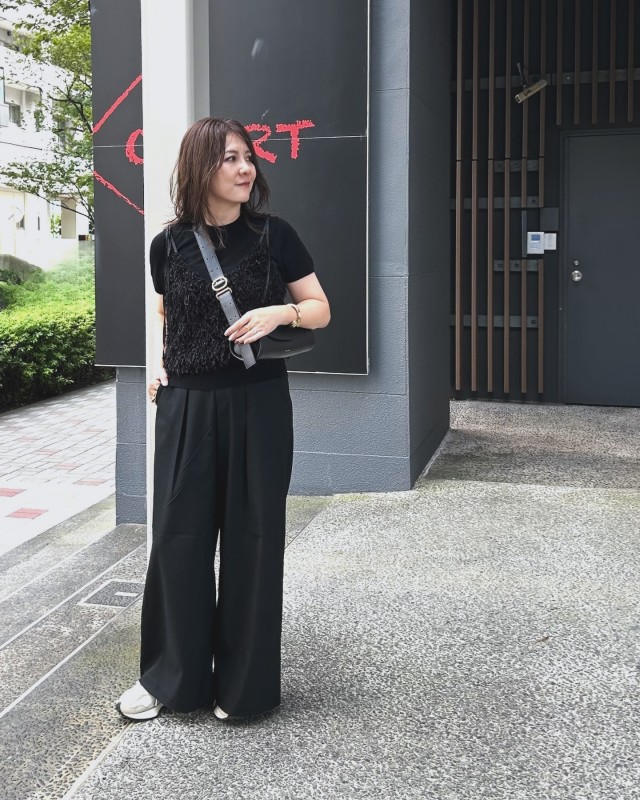 トレンド感たっぷり「フェザーニットのビスチェ」