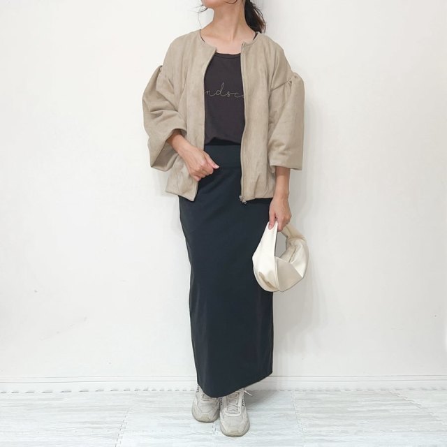 【ユニクロ×ホテルディナーの服装4】デザイントップス×ユニクロのロングタイトスカートコーデ