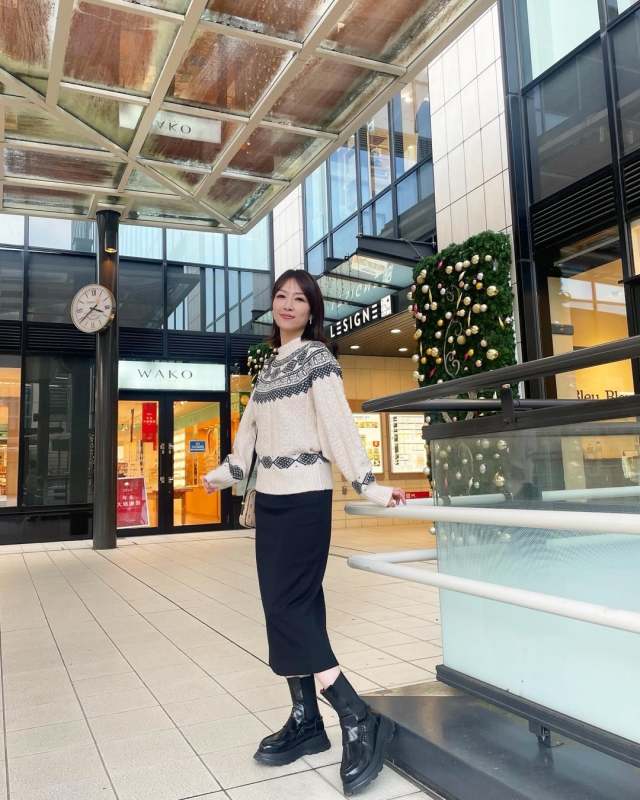 【黒のロングタイトスカート】今年はミモレ丈が新鮮