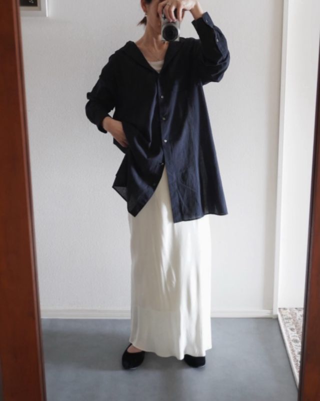 1｜白のパンツ・スカートと合わせて軽やかに