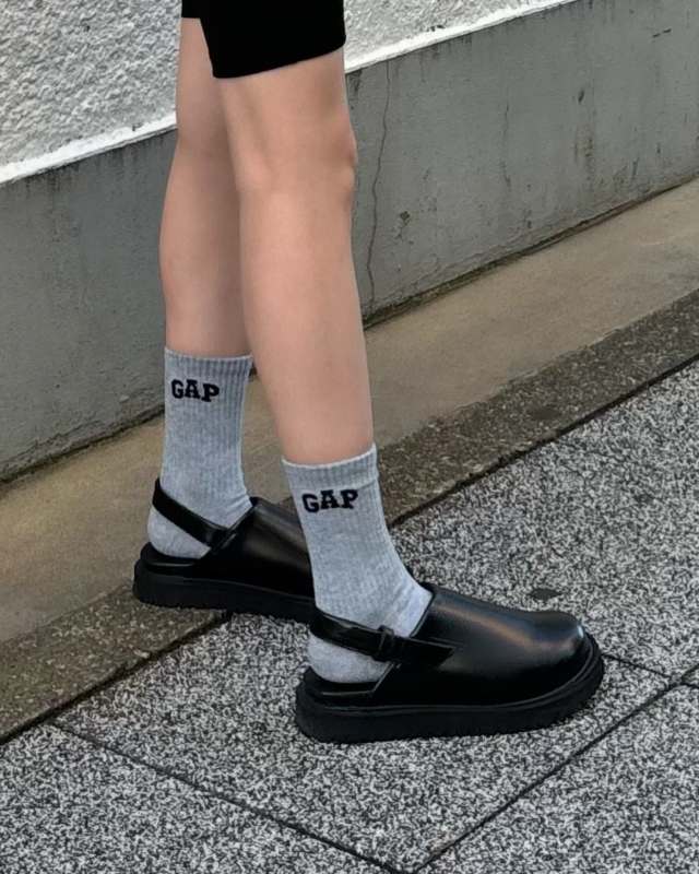 3｜サボサンダル×ロゴソックス