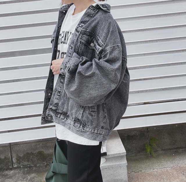 旬のジージャンはTシャツと好相性！