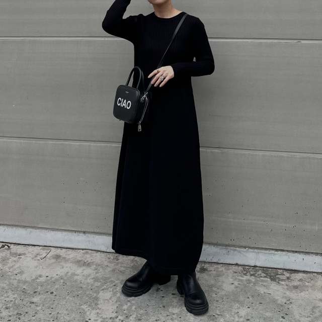 【カジュアルな鉄板焼き店の服装】油ハネが気にならないブラックワンピース