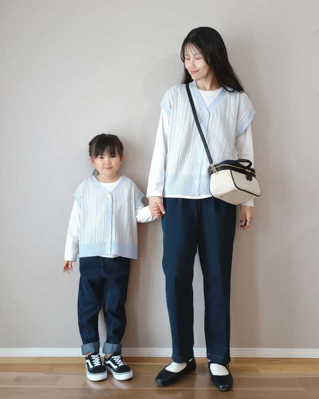 【ネイビーパンツ】魅力や特徴は？