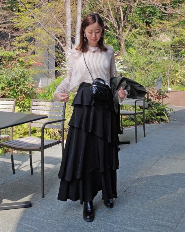 甘い服×はっ水ブーツでフェミニンにまとめる！