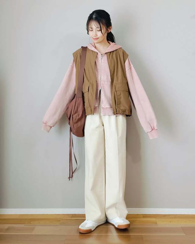 荷物が多いなら「軽くて大容量のショルダーバッグ」