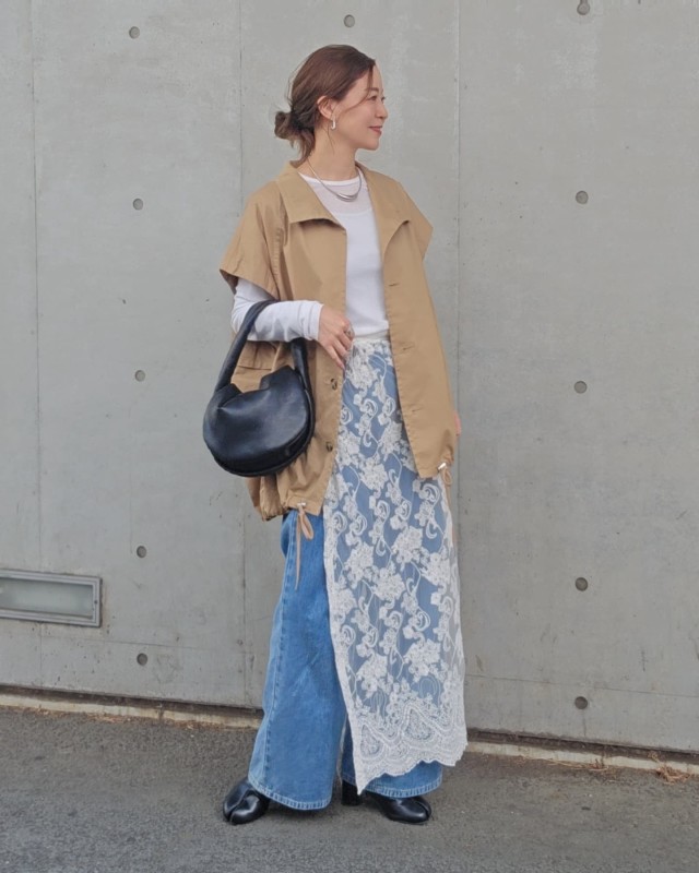 1｜パンツとスカートのレイヤードコーデ
