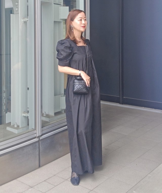 お出かけコーデにはボリュームスリーブの服！
