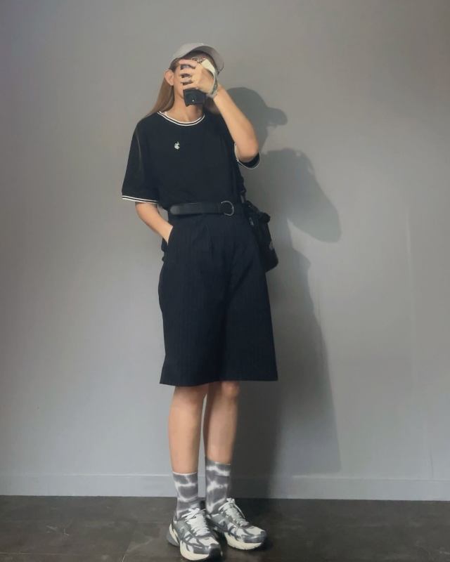 Tシャツ×バミューダパンツでトレンドカジュアルに