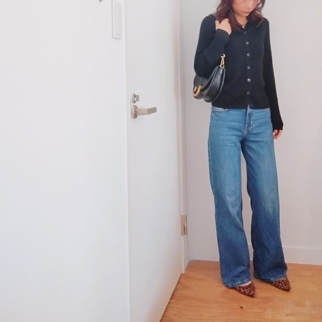 7｜襟付きカーディガンでデニムコーデをきちんと見せ