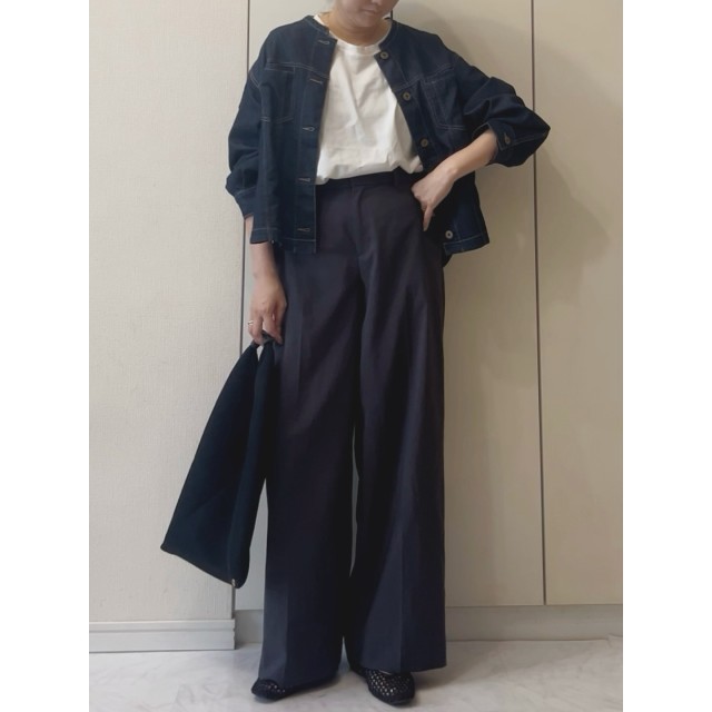 「ワイドパンツ」合わせでバランスよく