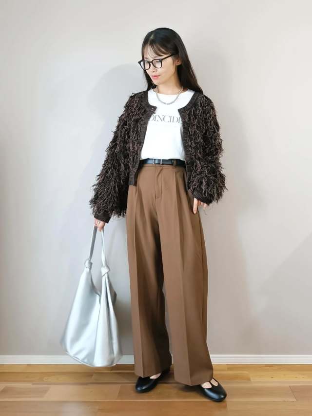 【ママ会のおしゃれコーデ1】フリンジカーディガン×ブラウンパンツ
