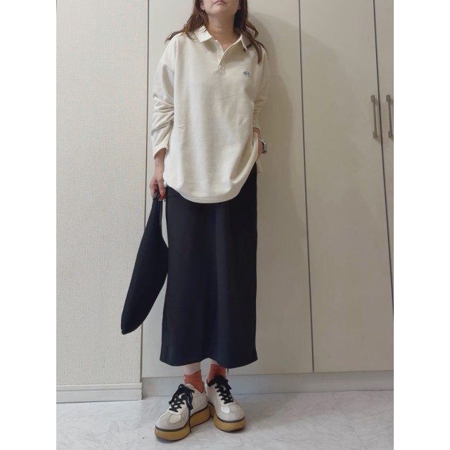 スウェットも襟付きなら新鮮に！