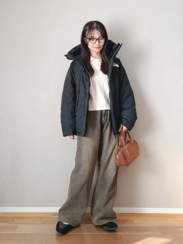 ポロ襟ニット・カーディガン×冬用アウターのコーデ