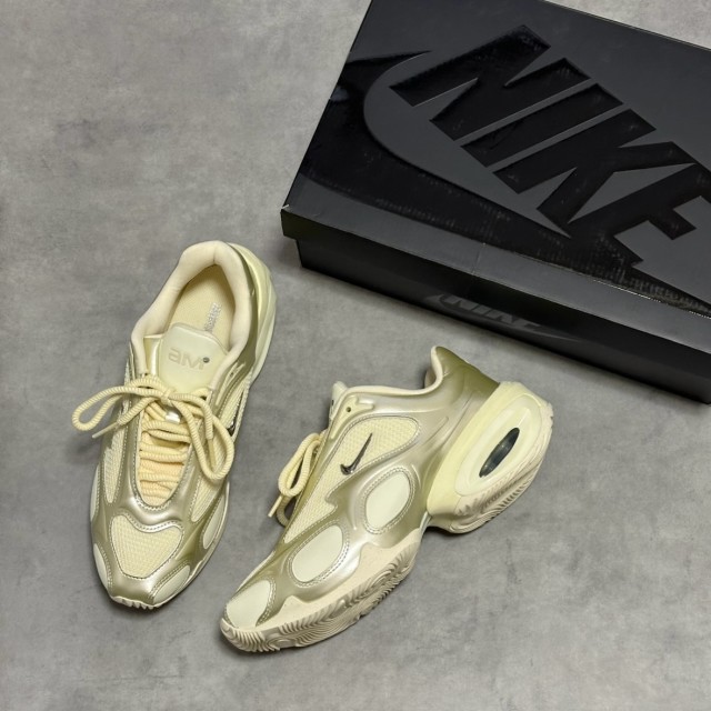 4｜インパクトのあるスニーカー