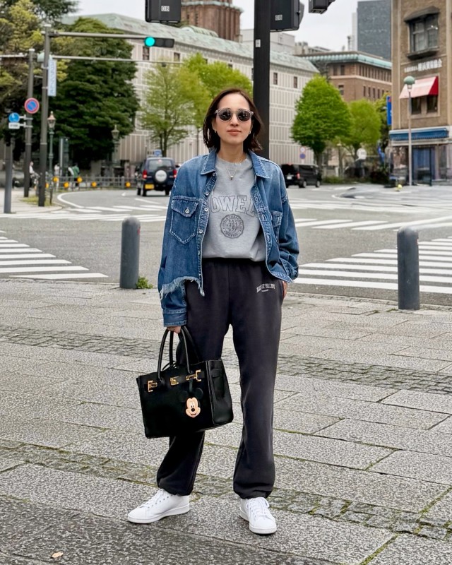 【気温21度×50代におすすめの服装2】着心地重視ならTシャツ×デニムシャツ！