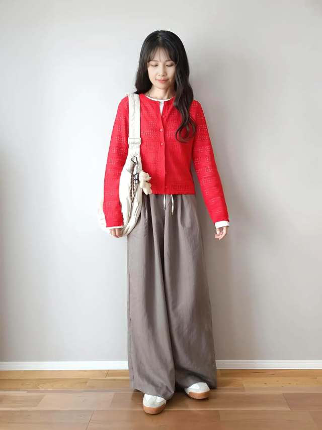 【50代×友達と旅行の服装】近場の海外旅行には「写真映えコーデ」