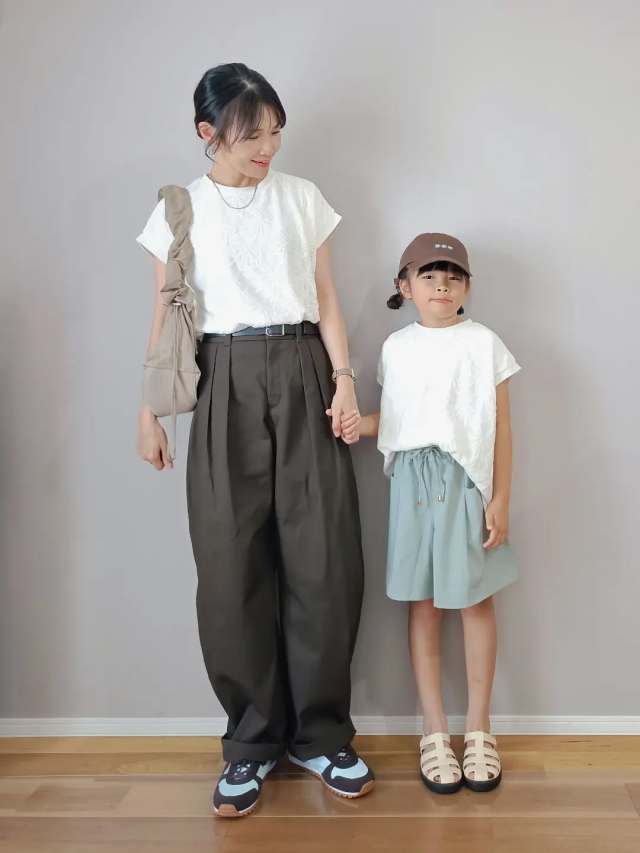 2｜ツータックのワイドパンツ