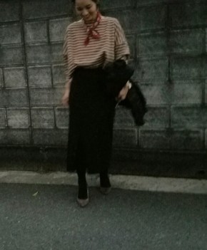 コーデから浮かないブラックタイツの合わせ方