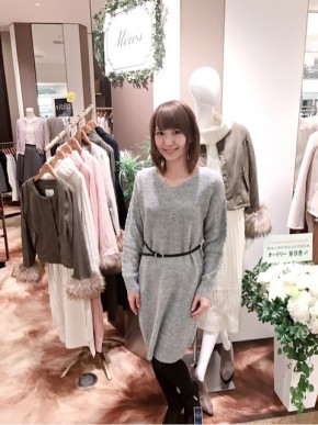 華奢なベルトを合わせてきちんと感UP♪