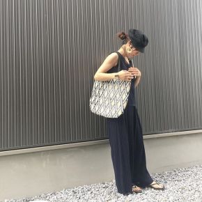 夏の黒コーデはマリンキャスケットで軽やかなスポーティに