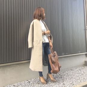 ライトカラーの大人コートはスキニーデニム＋パンプスで大人カジュアルに