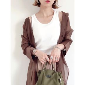 カーキ バッグのコーディネート一覧 Cbk カブキ