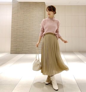 暖かい「ピンクニット」でつくる、ほっこりいちご狩りコーデ