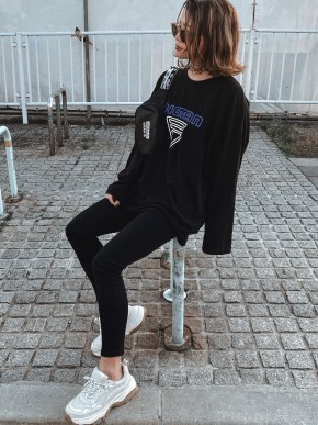 adidas（アディダス）