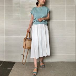 エメラルドグリーンのコーディネート一覧 Cbk カブキ