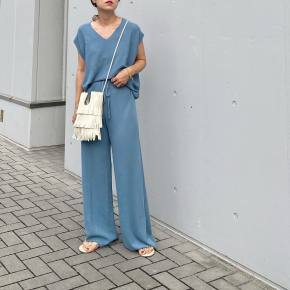 サマーニットのセットアップで、ゆるっとリラクシーに