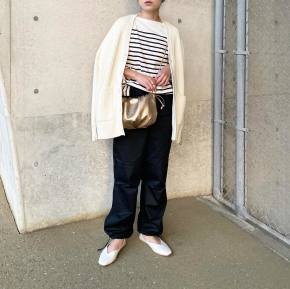 「パラシュートパンツ」と「カーゴパンツ」の違いは？