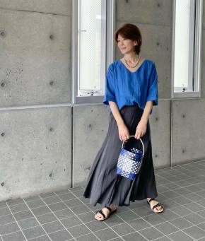 【50代の夏コーデ4】涼しげトップス×ロングスカート
