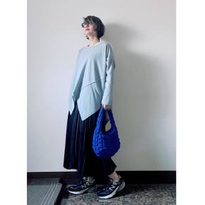 3|アシンメトリー(変形デザイン)のトップス