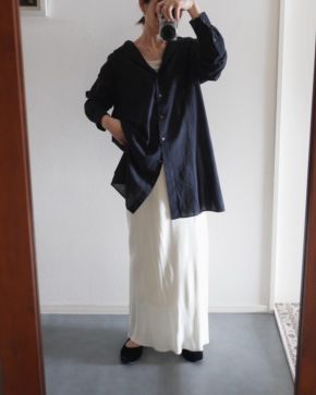 1|白のパンツ・スカートと合わせて軽やかに