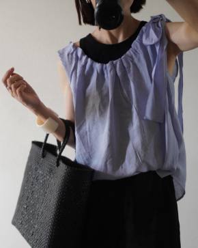 【春・夏・秋】タンクトップを透け対策・チラ見え対策に使う